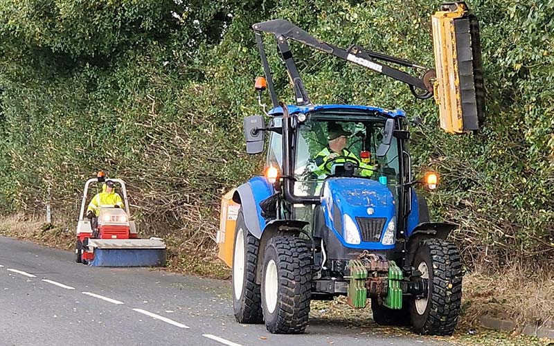 Illustrating Council teamwork gets hedge trimmed on Info Staging