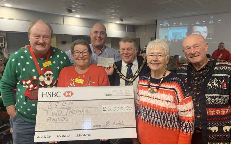 Illustrating Stroke survivors enjoy Christmas lunch - and welcome donations on Brightlingsea Info