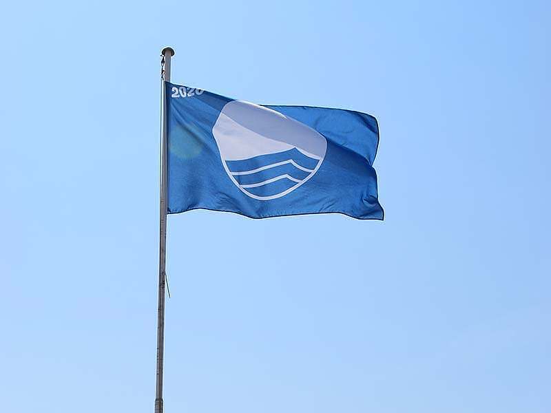 Illustrating Brightlingsea beaches retain Blue Flag status on Brightlingsea Info
