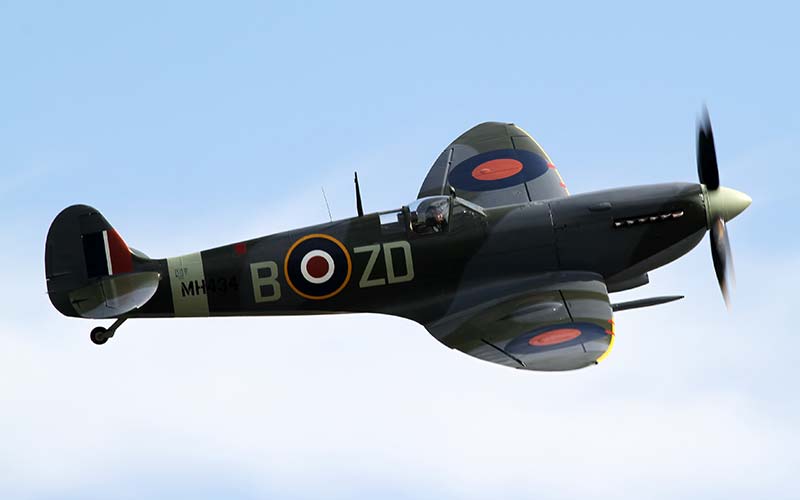 Illustrating Battle of Britain planes to star in Clacton Airshow on Brightlingsea Info