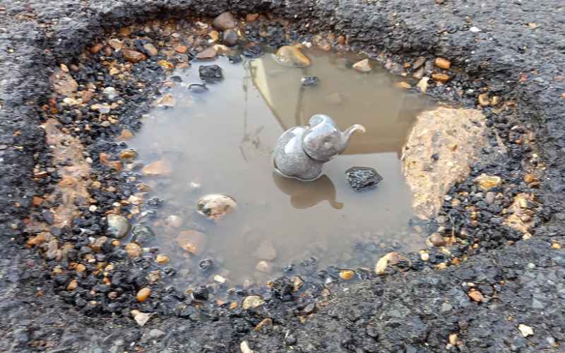 Illustrating Brightlingsea pothole pictures raise awareness – and a chuckle on Brightlingsea Info