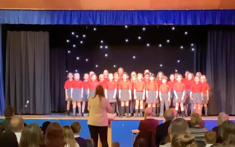 Illustrating Primary school singers shine in Rotary choir competition on Brightlingsea Info