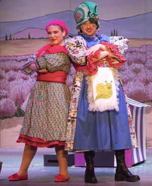 Illustrating French fancy: Brightlingsea panto has the oo la la factor! on Brightlingsea Info